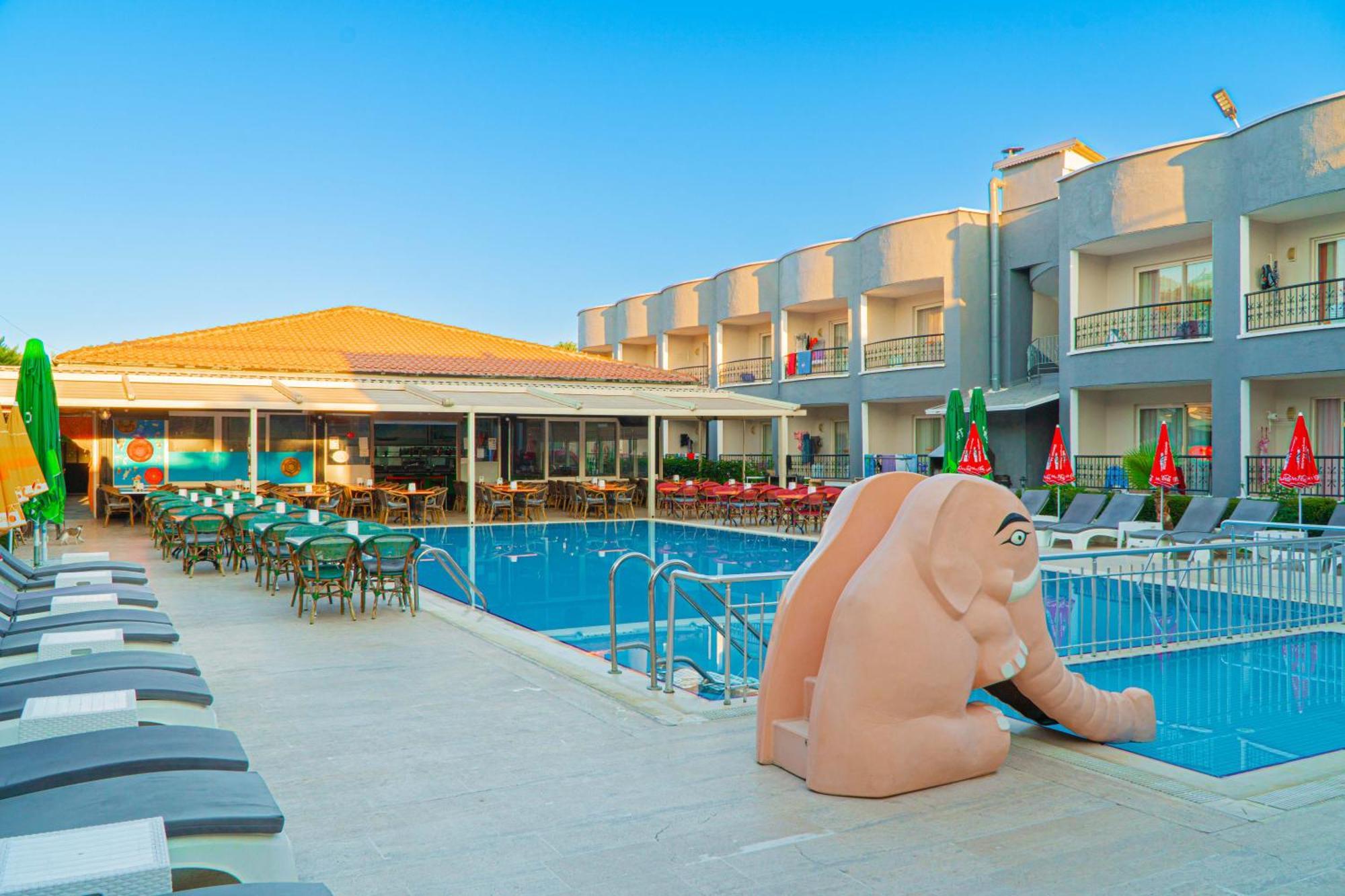 Sayanora Hotel Side Exterior foto